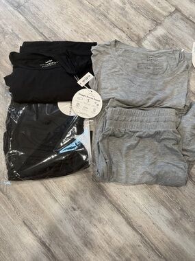 Little Sleepies - Men’s Small - 2 Sets - Black & Heather Gray